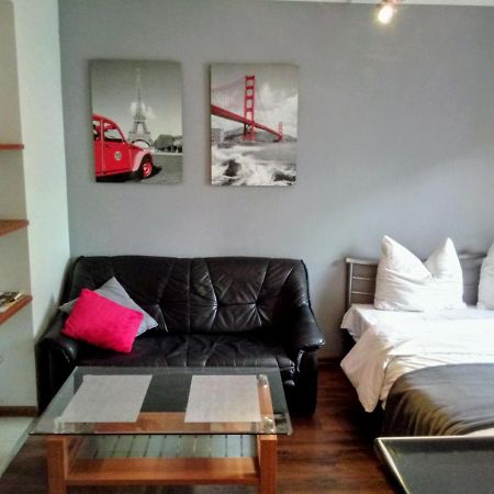 Apartamenty Krzywe Okna Zielona Góra Esterno foto