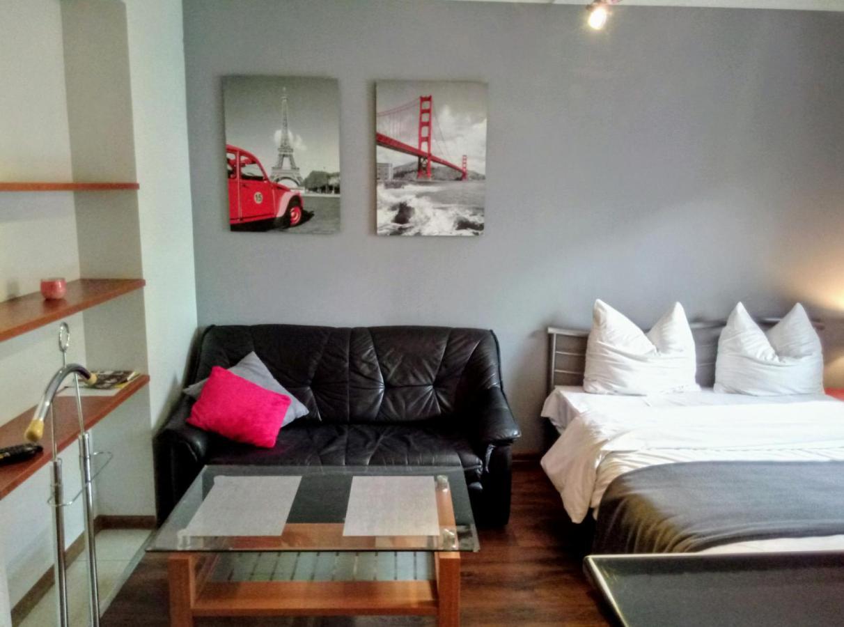 Apartamenty Krzywe Okna Zielona Góra Esterno foto