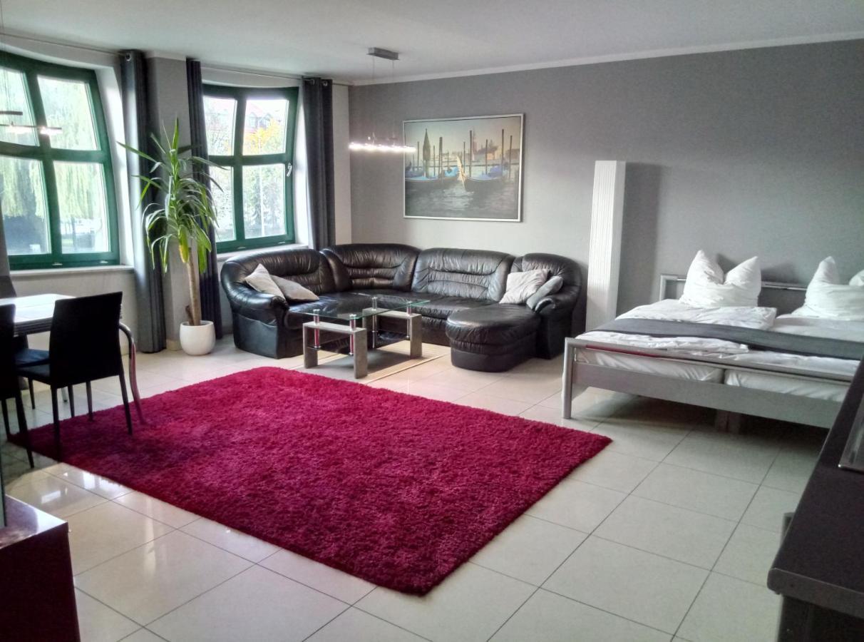Apartamenty Krzywe Okna Zielona Góra Esterno foto